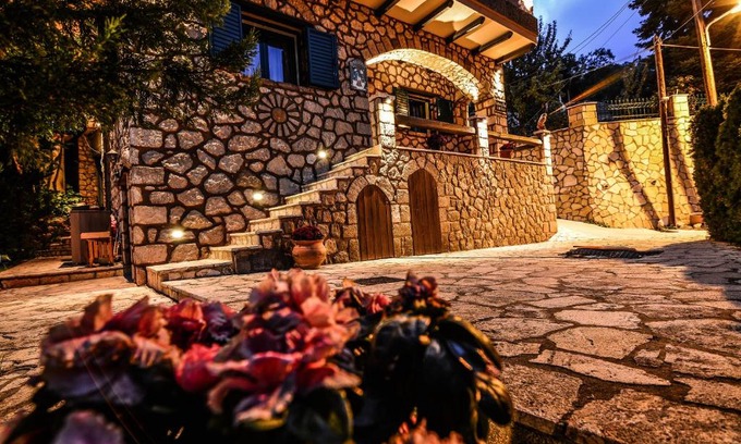 Synikia Mesi Trikalon Casa | Camelia Suites