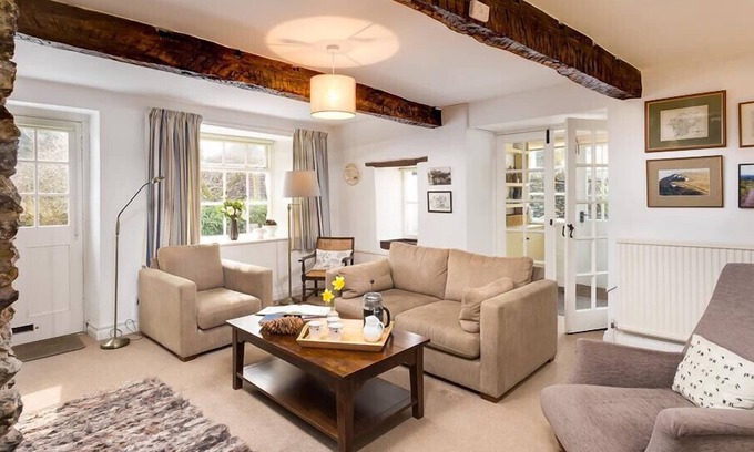 Crook Cabaña | Camellia Cottage