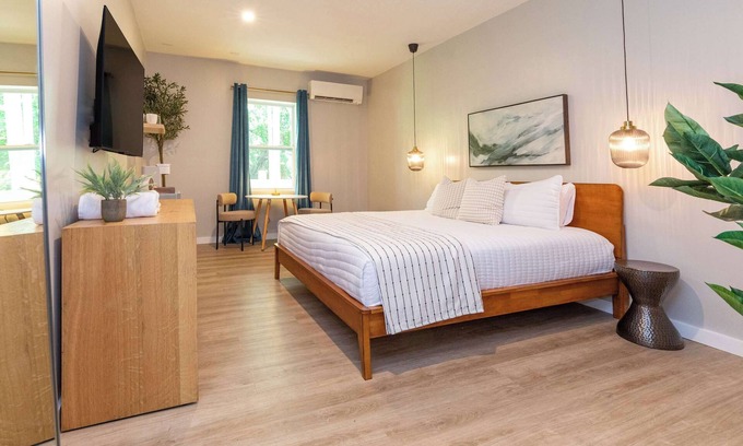 Maggie Valley Apartamento | Camellia Deluxe King Studio at The Dogwood