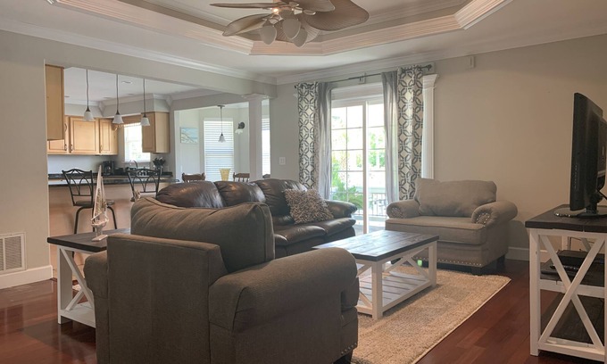 Niceville Casa | Camellia House, una casita encantadora para descansar o jugar.