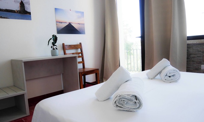 San Leonardo Cama Y Desayuno | Camera Matrimoniale Vista Mare a due Passi Dalle Saline e Scuole Kitesurf
