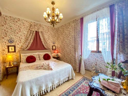 Castiglion Fiorentino Cama Y Desayuno | Camera Romantica con Giardino in Dimora Storica - B&B Palazzo Robicci