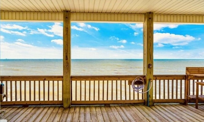 Lakeview  Jefferson County Casa | Whole OceanFront home in Cameron near Holly Beach