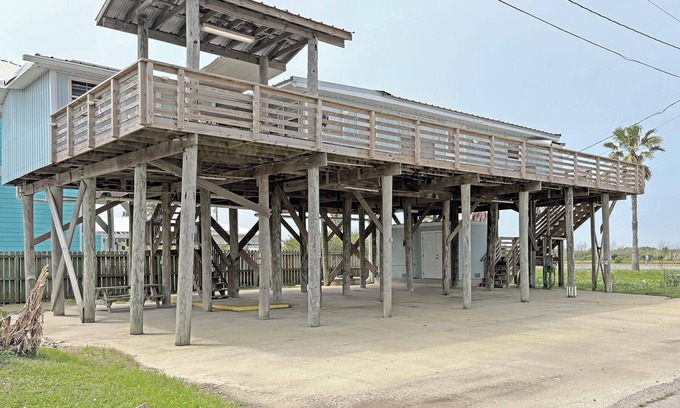 Grand Isle Casa | Caminada - Beach Access - Island Realty
