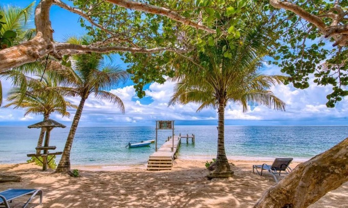 Camp Bay Cabina | CAMP BAY LODGE