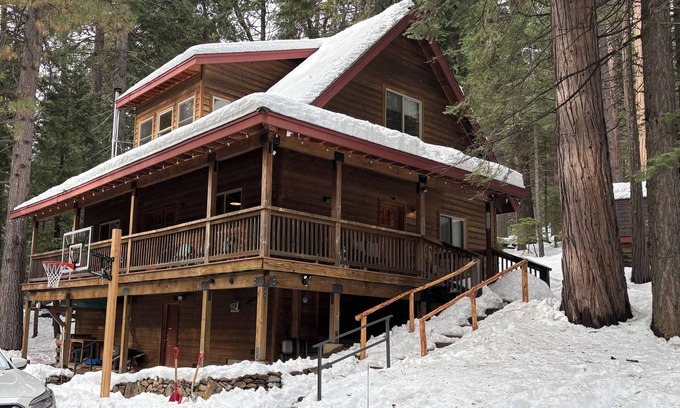 Dorrington Cabina | Camp Coffey - Perfect for Families & Dog-friendly!