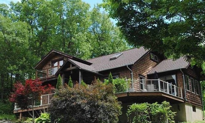 Red Hook Casa | Camp Connie - A Rhinebeck Retreat