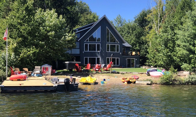 Kearney Cabaña | Camp David Beautiful five bedroom cottage-Private Beach