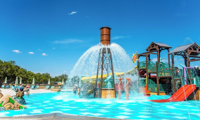 Waco Complejo | Camp Fimfo Waco