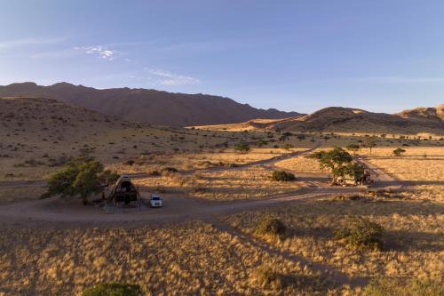 Solitaire Otro | Camp Gecko - PRIVATE NATURE RESERVE; TENTED CAMP AND CAMPSITE