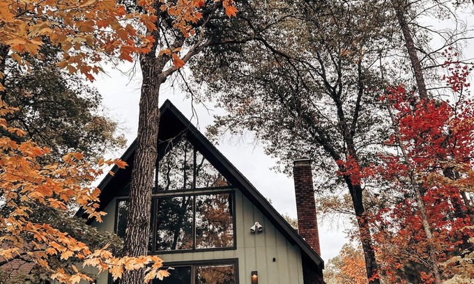 Danbury Chalet De Esquí | Camp Green Pine Artist Retreat: Pet-Friendly A-Frame in Voyager Village WI