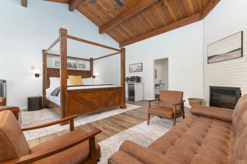 Springville Casa | Camp Nelson Lodge Room 10