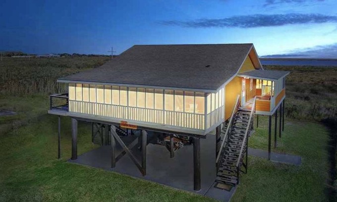 Theriot Casa | Camp on Bayou Dularge-Sleeps 10-12