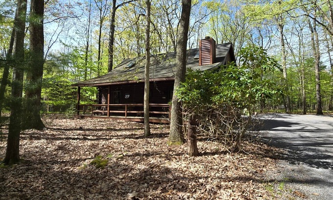 Swanton Cabina | Camp Valentine- charming 3 bedroom cabin with hot tub and fireplace in private setting