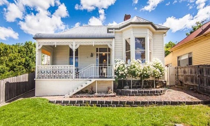 Launceston CBD Casa | Campbell Cottage: cabaña victoriana renovada con estacionamiento cerca del CBD de Launceston