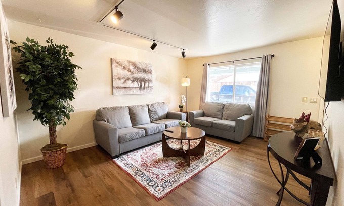 Campbell Casa | Campbell Cozy & Bright 2B/1b /AC/close to Downtown