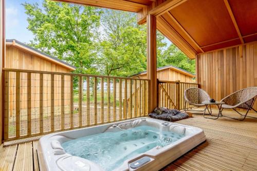Churchill Casa | Campden Lodge 1