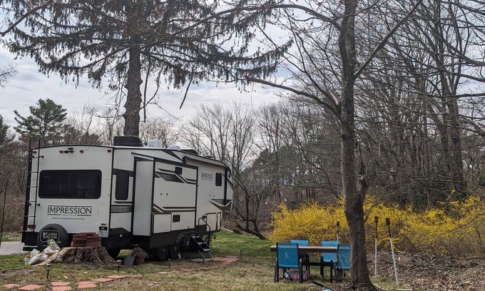 Pelham Casa | Upscale Camper w King BR near Amherst