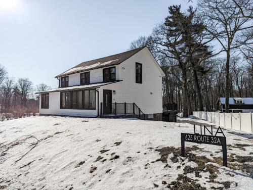 Palenville Casa | Campfire Lodge - Luxury Cabin, Kid Friendly, Kaaterskill Falls, Hunter Mountain