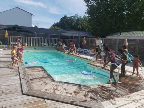 Surgeres Otro | Camping 3 étoiles - Piscine - ccbbbf0