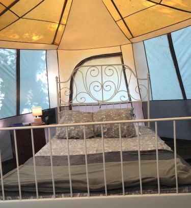 Commana Otro | Camping Au Lac Du Drennec Glamping Tent