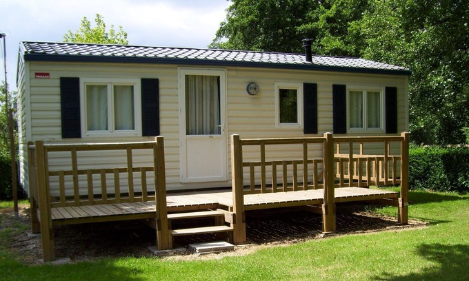 Rogny-les-Sept-Ecluses Alquiler De RV | Camping des Lancieres
