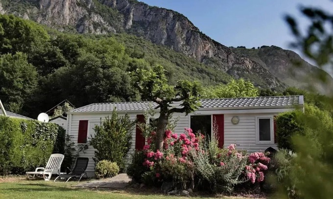 Ayzac-Ost Casa | Camping ecovillage SOLEIL DU PIBESTE **** - Mobile home GAvarnie 3 bedrooms = +sheets + towels +household 6 people