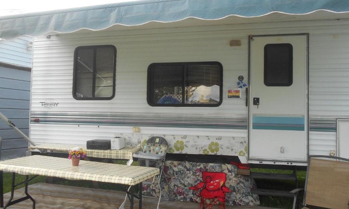 Lac-Saint-Charles Otro | camping en ville camping in town
