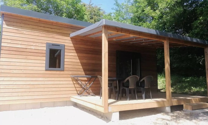 Saint-Gaultier Chalet De Esquí | Camping L'Oasis du Berry * - PRESTIGE CHALET 6 PEOPLE 6 to 8 people - 6 people. included in the price
