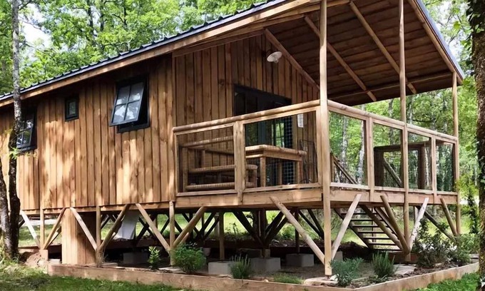 Saint-Cirq-Lapopie Casa | Camping La Truffière*** - 2 CABINS LINKED BY A WALKWAY WITH AN EXCEPTIONAL VIEW (1 cabin for 5 and 1 cabin for 3)