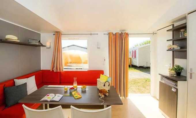 Sommieres Casa | Camping Le Domaine de Massereau***** - Classic 4-room mobile home for 6 people, air-conditioned + TV
