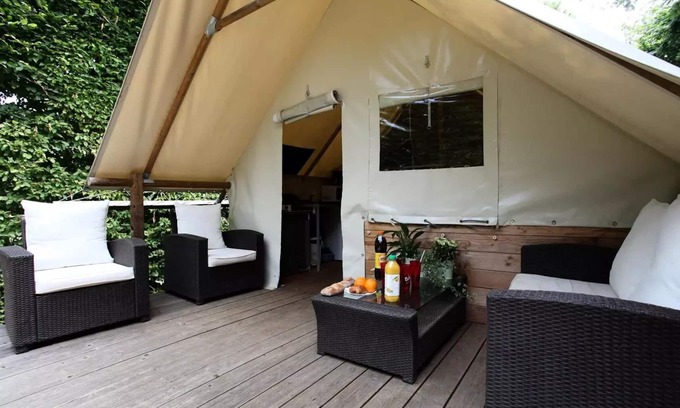 Marcillac-Saint-Quentin Casa | Camping Le Pont de Mazerat **** - La Cabane Toilée: Camping in half tent, half cabin accommodation! 5 people