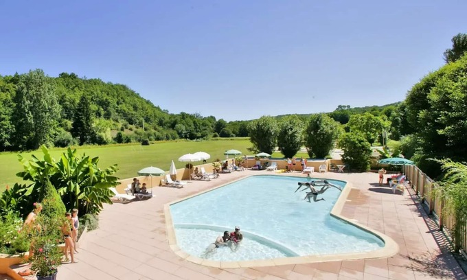 Marcillac-Saint-Quentin Casa | Camping Le Pont de Mazerat **** - Safari tent 35m² 5 people