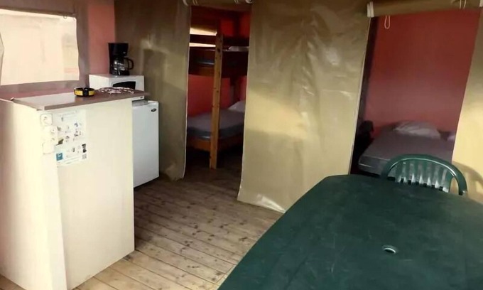 Verteillac Casa | Camping Le Pontis*** - 3 room 4 person African tent