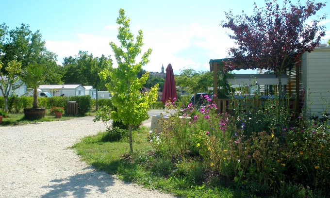 Verteillac Alquiler De RV | Camping Le Pontis