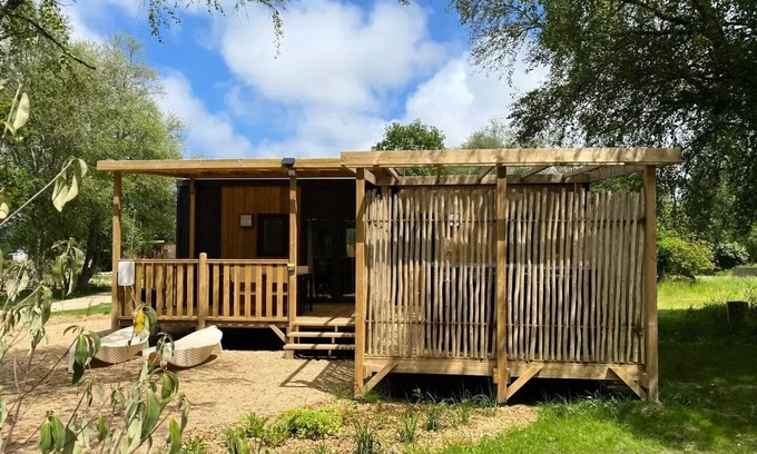 Plougasnou Casa | Camping maeva Respire Le Domaine de Mesqueau **** - Lodge SERENITY-PREMIUM 3 Rooms 4 People + SPA + TV