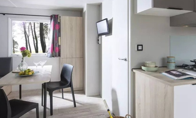 Tredrez-Locquemeau Casa | Camping Les Capucines **** - Casa móvil Confort de 4 habitaciones 6 personas