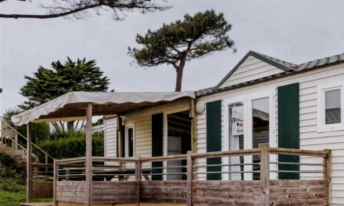 Pleumeur-Bodou Casa | Camping - Piscine - efadda