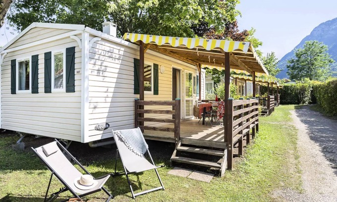 Doussard Casa | Camping Romanée La Ferme de la Serraz***** - Comfort mobile home 4 rooms 6 people