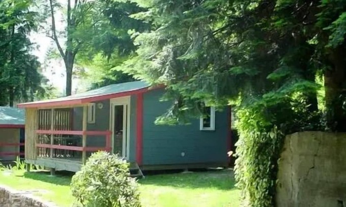 Saint-Jean-du-Gard Chalet De Esquí | CAMPING SOURCES *** - Chalet CONFORT LUXE with terrace and air conditioning 5 persons