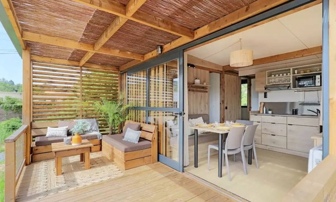 Mimizan Chalet De Esquí | Camping Ushuaïa Villages La Maïade *** - New 2025! CHALET PREMIUM 5 pers. Air-conditioned 5 people