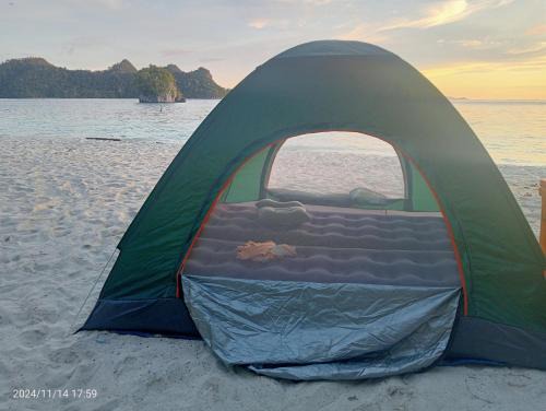 Yef Mo Otro | Camping Wayag
