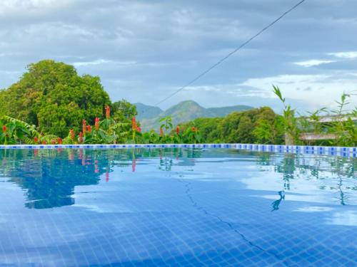Lian Otro | Campista's Cabin Campsite near the Beach