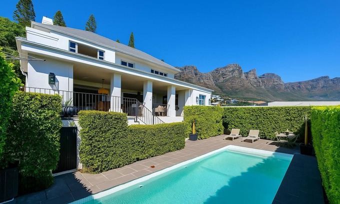 Bishopscourt Casa | Camps Bay Luxury Family Retreat – Lush & Stylish