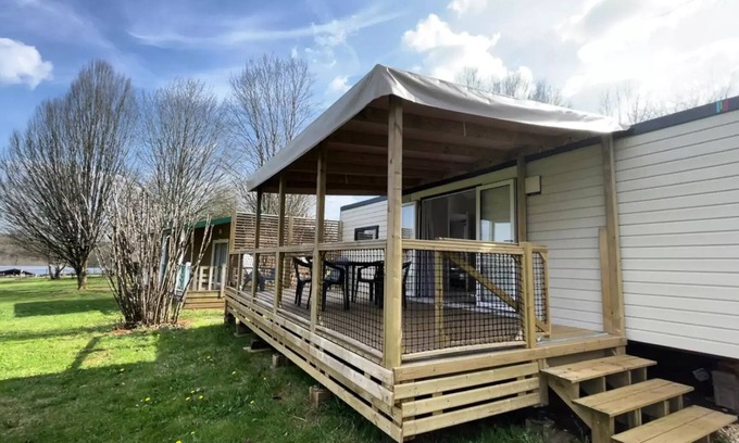 Pays-de-Belves Casa | Campsite Flower Les Nauves*** - Premium Mobile Home 33m² (2 bedrooms - 4 people) + dishwasher for 4 people