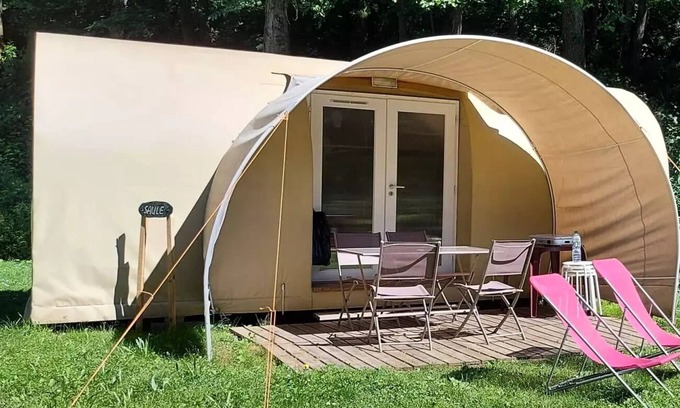 Saint-Theoffrey Casa | Campsite Flower Ser Sirant - Coco Sweet 3 Rooms 4 People Without Sanitary