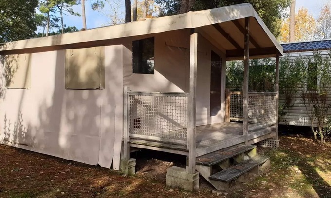 La Salle-en-Beaumont Casa | Campsite Le Champ Long**** - 3-room lodge tent for 5 people without sanitary facilities