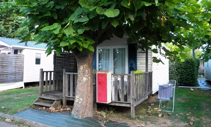Fumel Casa | Campsite Les Catalpas *** - H28 Mobilhome CLIM 1 ch confideal couple Bed of 160 2 persons