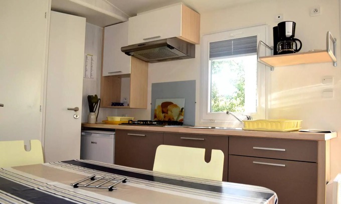 Junas Casa | Campsite Les Chênes *** - MOBILE HOME Comfort - 21m2 / Genvier, Mûrier and Aleppo pine 4 people