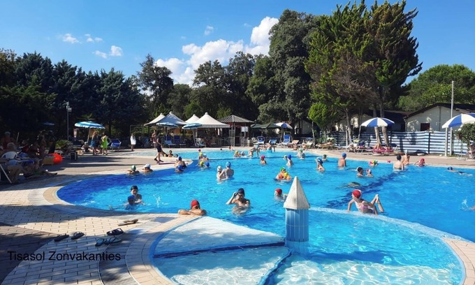 Viareggio Chalet De Esquí | Campsitechalet in Viareggio near sea incl airco
